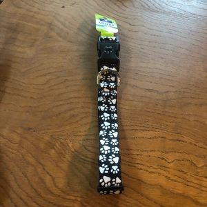 Black&white paw print collar